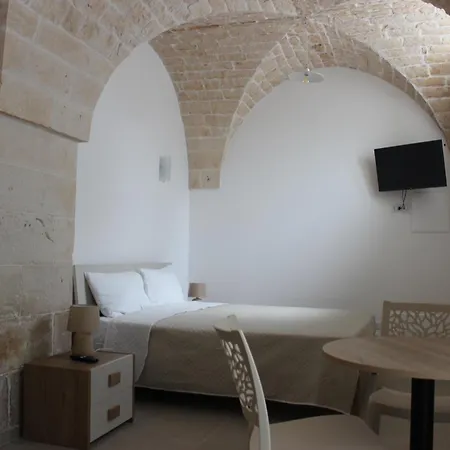 Olio Su Pietra Bed & Breakfast *
